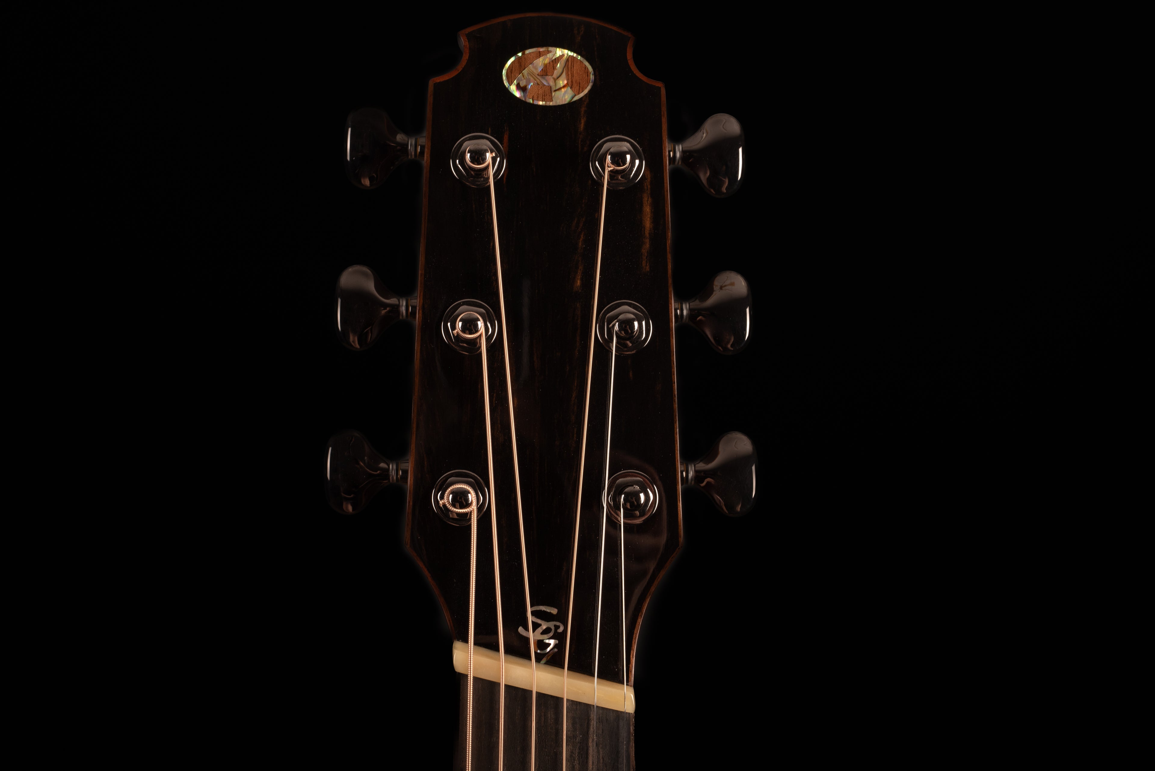AVENIR 25 SERIES AUDITORIUM CEDAR ROSEWOOD FAN FRET