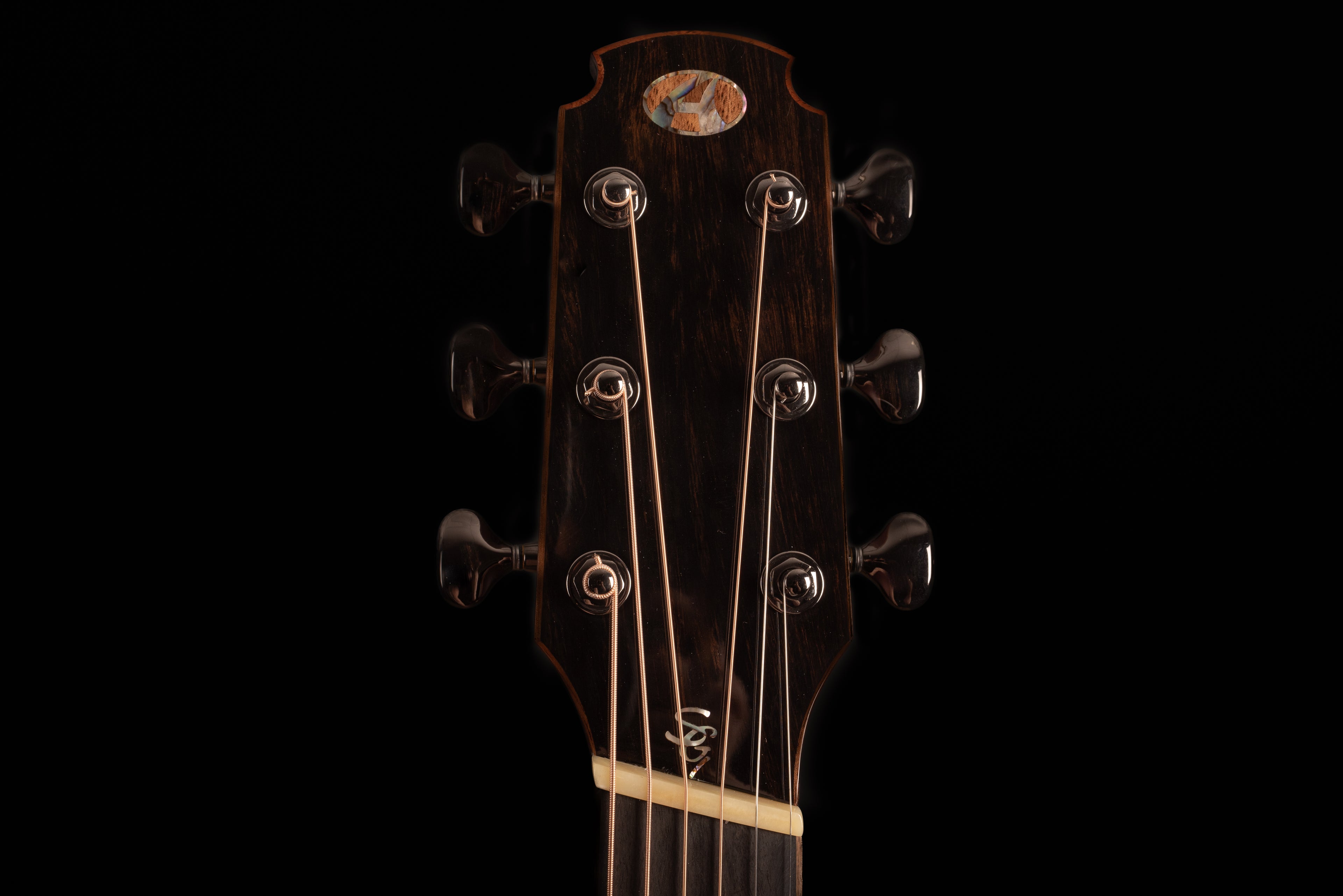 AVENIR 25 SERIES AUDITORIUM ENGELMANN SPRUCE WENGE FAN FRET