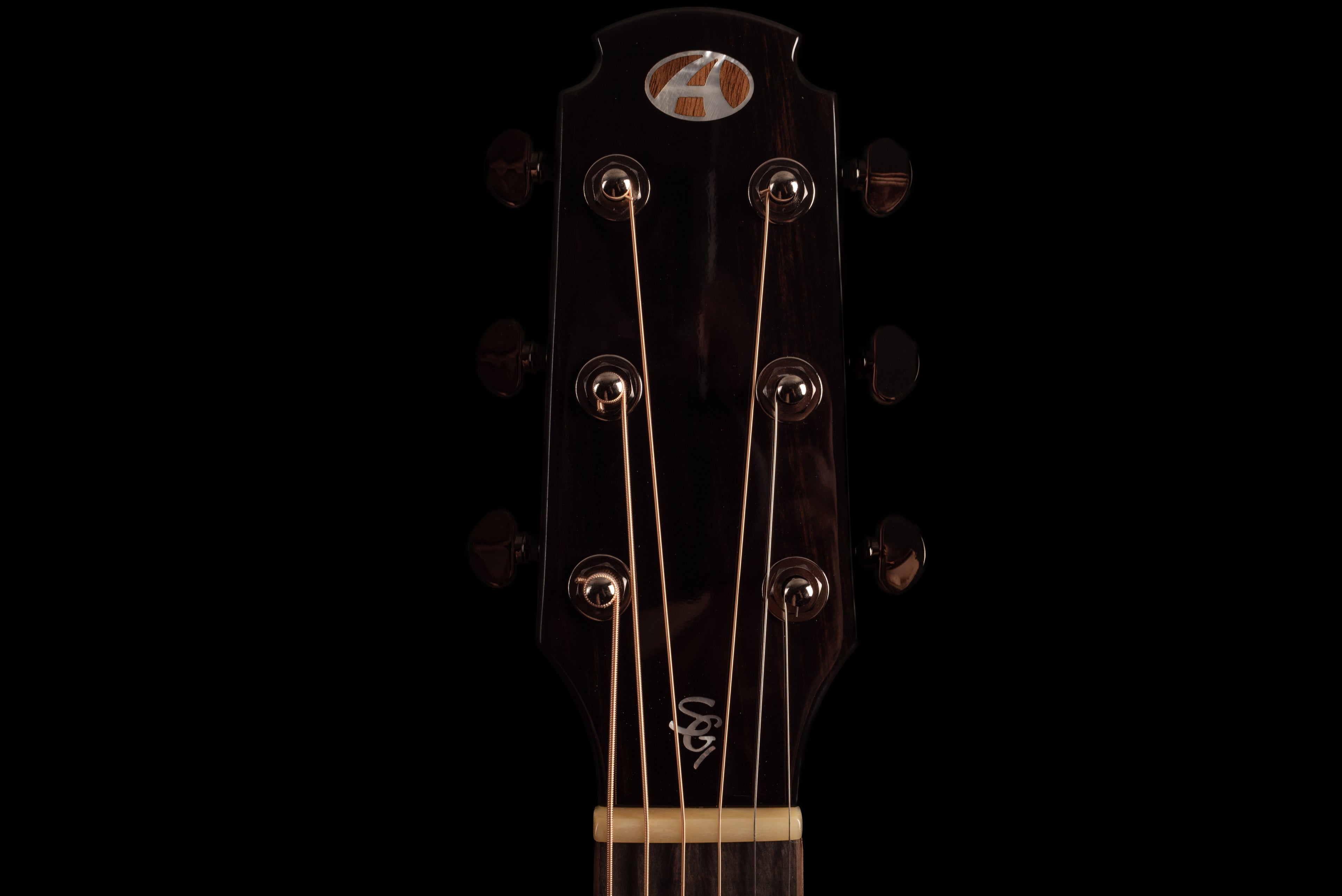 AVENIR 20 SERIES AUDITORIUM CEDAR ROSEWOOD